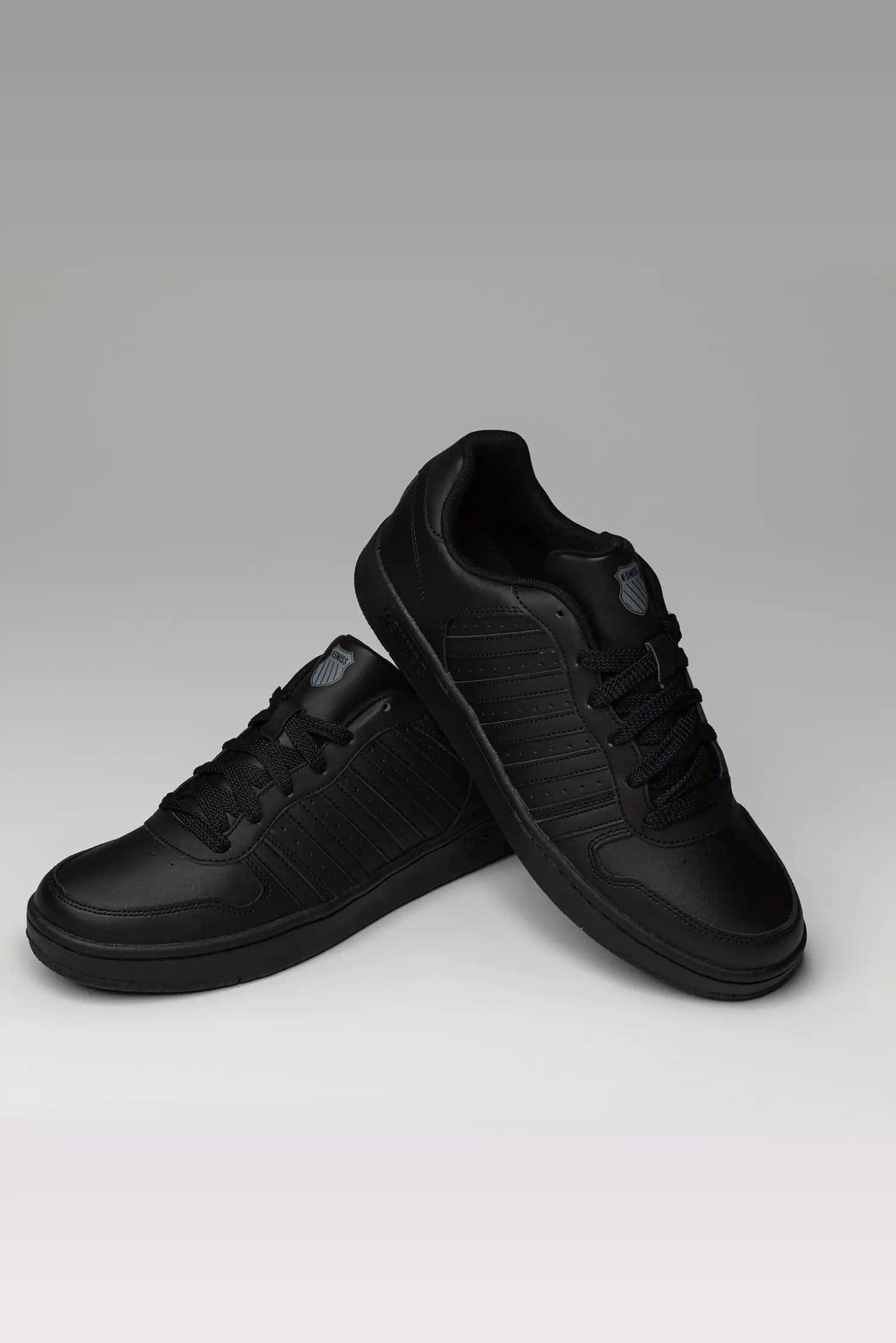 06931-001-M | COURT PALISADES | ZWART/ ZWART